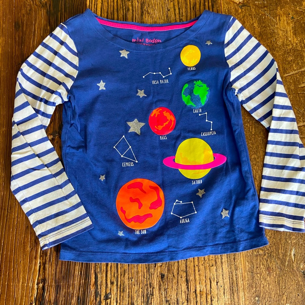 Mini Boden solar system quarter length sleeve shirt